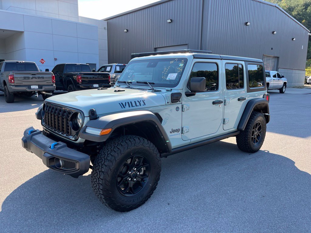 Used 2024 Jeep Wrangler Unlimited AWD/4WD image 1