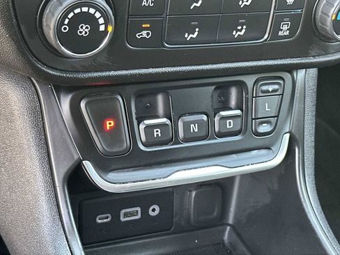 Used 2020 GMC Terrain SLE FWD image 23