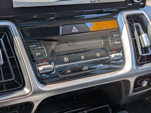 Used 2022 Kia Sorento S w/ Panoramic Sunroof Package AWD/4WD image 20