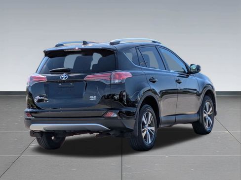 Used 2016 Toyota RAV4 XLE AWD/4WD image 5