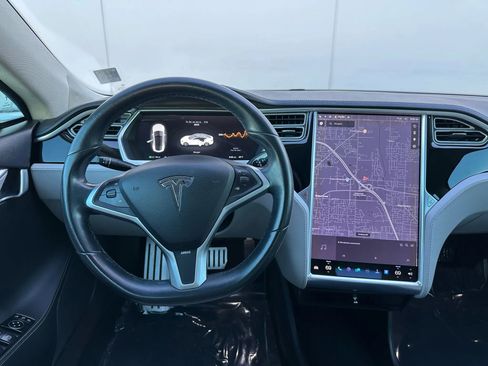 Used 2013 Tesla Model S image 17