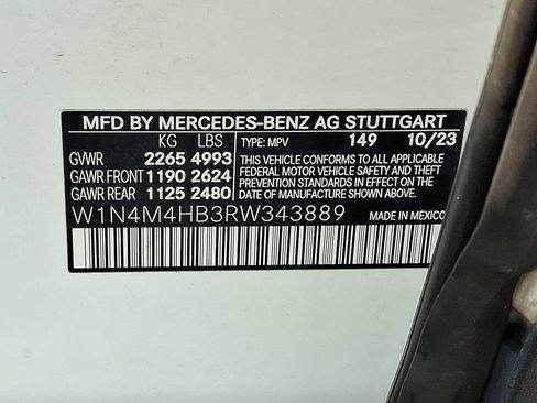 Used 2024 Mercedes-Benz GLB 250 4MATIC image 27