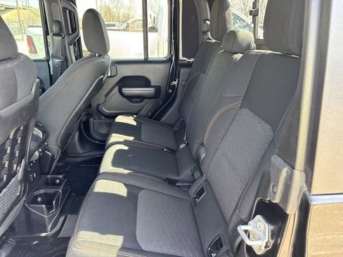 Used 2021 Jeep Gladiator Mojave AWD/4WD image 17