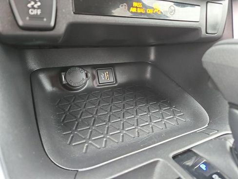 Used 2024 Toyota RAV4 LE AWD/4WD image 16