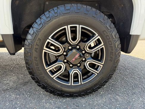Used 2022 GMC Sierra 3500 AT4 w/ AT4 Preferred Package AWD/4WD image 22