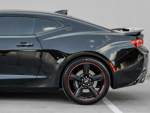 Used 2016 Chevrolet Camaro SS RWD image 12