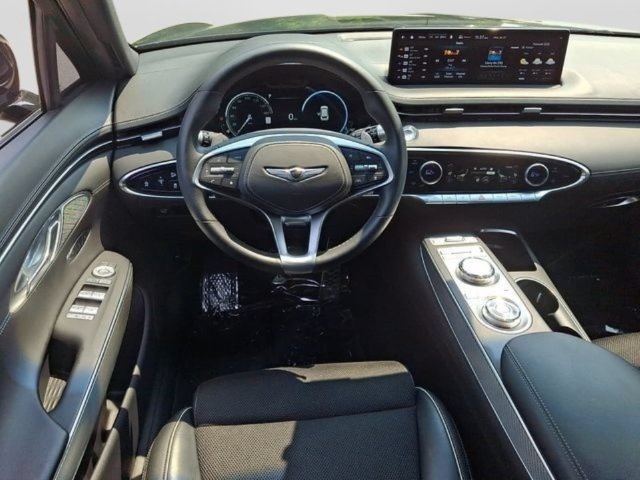 Used 2024 Genesis GV70 2.5T w/ Sport Prestige Package AWD/4WD image 13