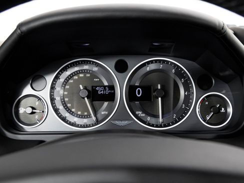 Used 2009 Aston Martin DBS Coupe image 17