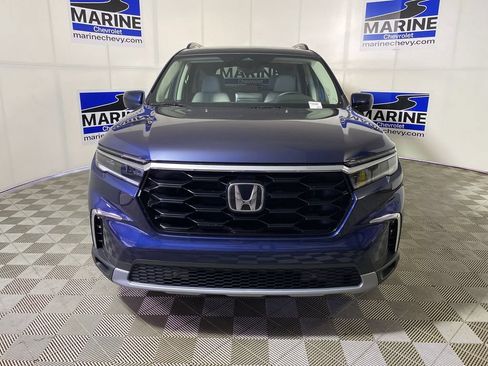 Used 2025 Honda Pilot Touring image 12
