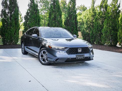 Used 2024 Honda Accord EX-L image 2