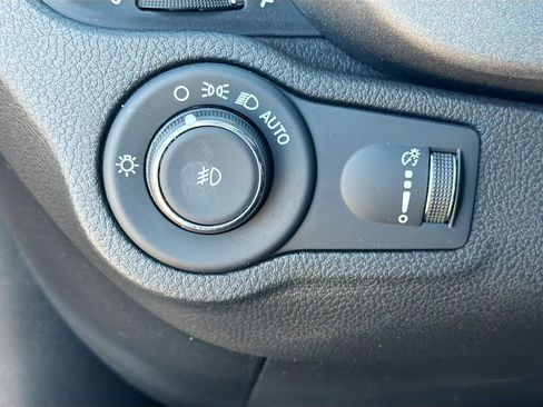 Used 2023 FIAT 500X Pop w/ Comfort Group image 32