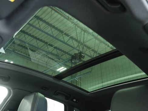 New 2025 Porsche Macan image 37