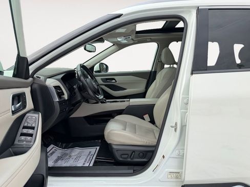 Used 2021 Nissan Rogue SL w/ Premium Package image 12