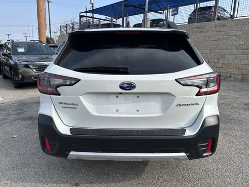 Certified 2022 Subaru Outback Limited image 4