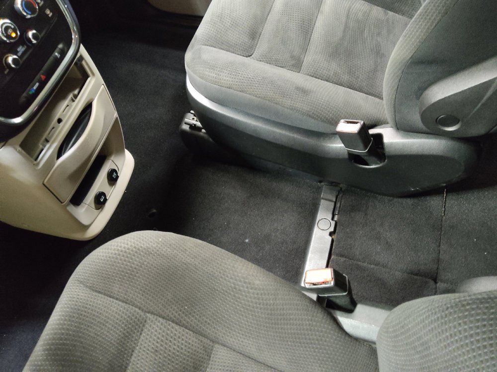 Used 2018 Dodge Grand Caravan SE FWD image 26