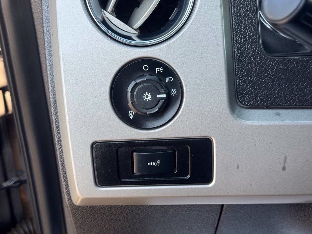 Used 2012 Ford F150 Lariat w/ Lariat Chrome Pkg AWD/4WD image 19