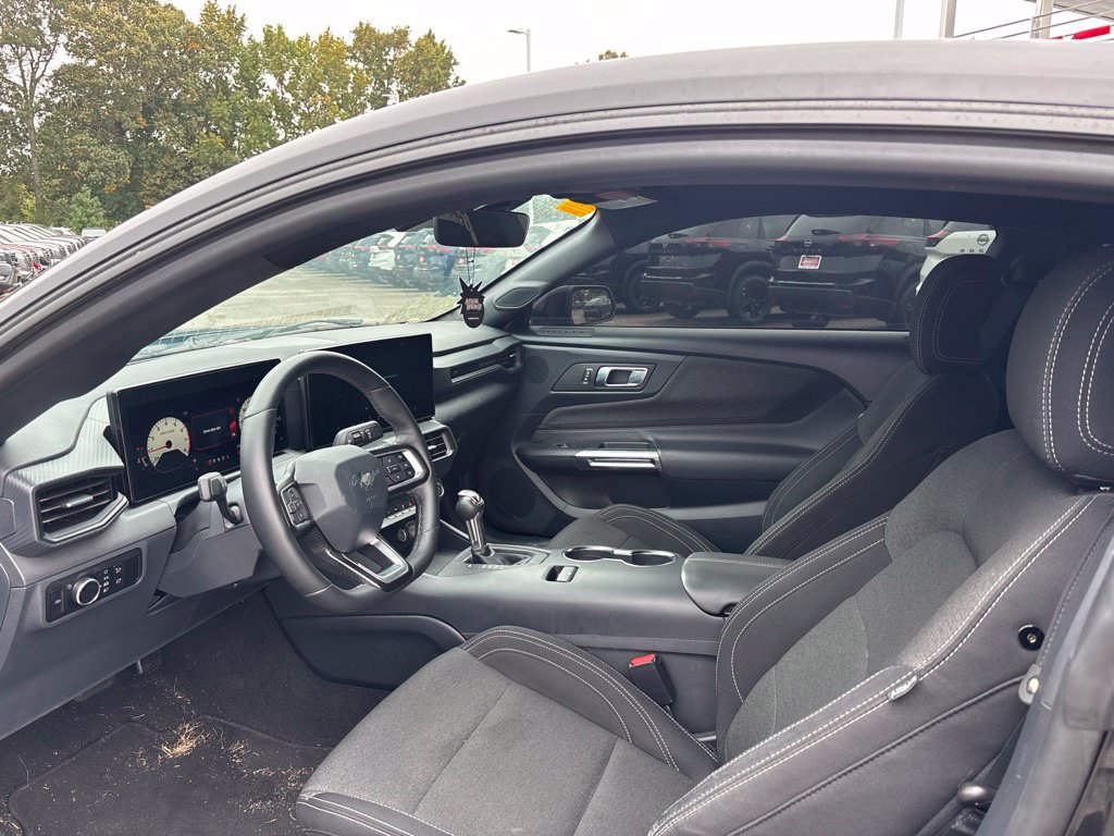Used 2024 Ford Mustang Coupe RWD image 8