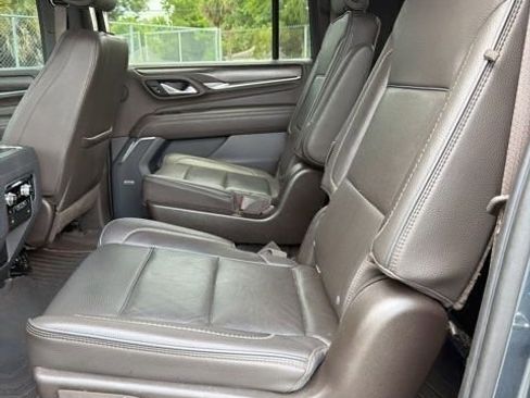 Used 2021 GMC Yukon XL Denali w/ Denali Premium Package AWD/4WD image 23