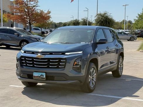 Used 2026 Chevrolet Equinox LT FWD image 11