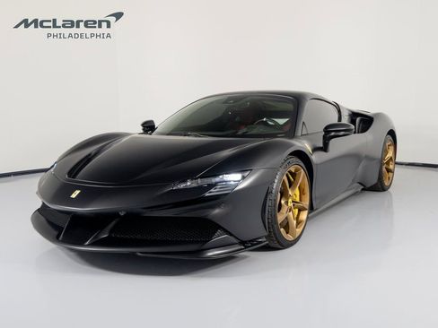 Used 2024 Ferrari SF90 Spider image 1