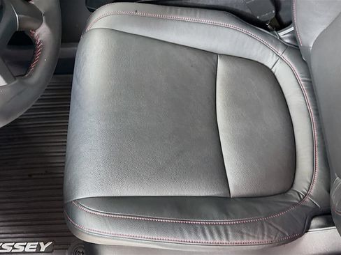 Used 2024 Honda Odyssey Sport image 17