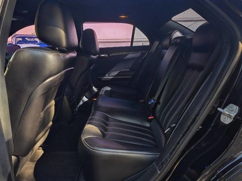 Used 2019 Chrysler 300 S image 29