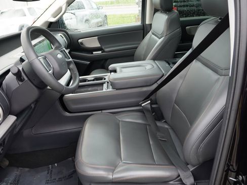 Used 2025 Ford Expedition Active AWD/4WD image 16