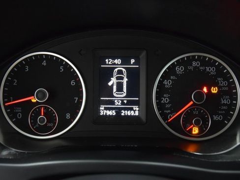 Used 2017 Volkswagen Tiguan Limited w/ Premium Package image 46