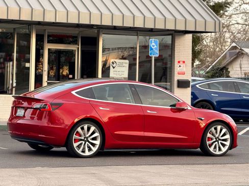 Used 2018 Tesla Model 3 Performance image 8