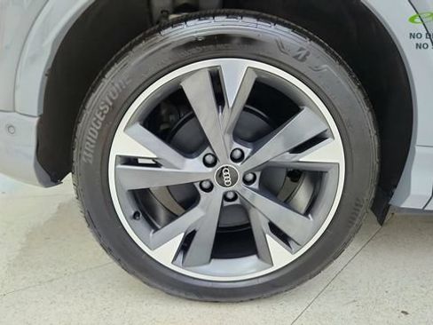 Used 2024 Audi Q4 e-tron Prestige AWD/4WD image 58