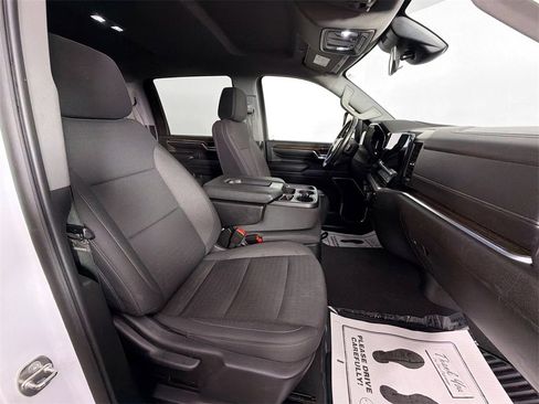 Used 2024 Chevrolet Silverado 2500 LT image 28