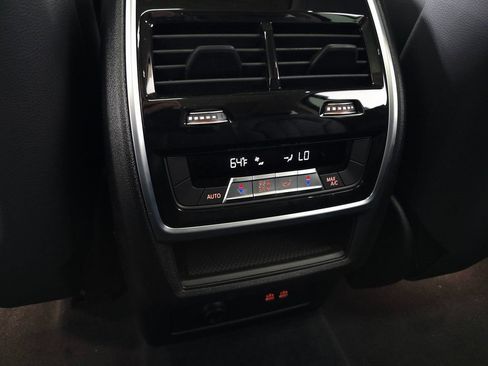Used 2026 BMW X7 xDrive40i AWD/4WD image 32
