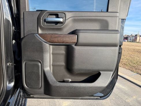 Used 2021 GMC Sierra 2500 Denali w/ Denali Black Diamond Edition image 17