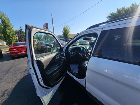 Used 2015 Ford Explorer Sport w/ Equipment Group 401A AWD/4WD image 18