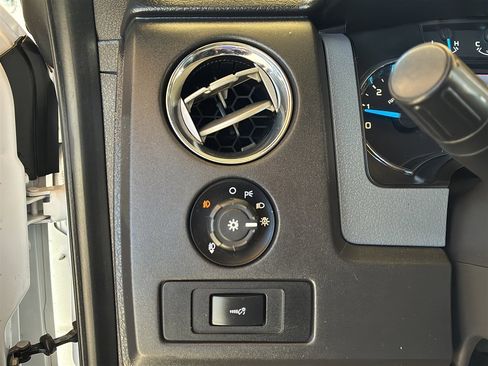 Used 2014 Ford F150 XLT w/ XLT Chrome Package image 25