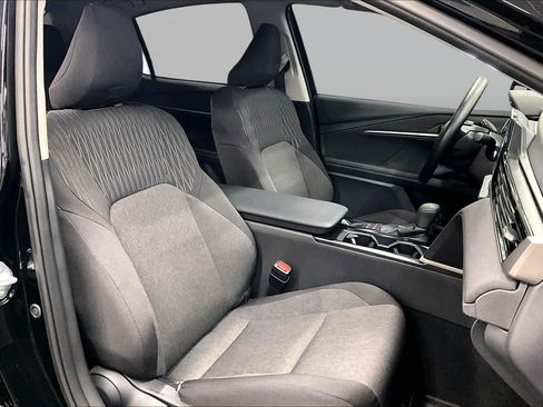 Used 2025 Toyota Camry LE w/ Convenience Package FWD image 8