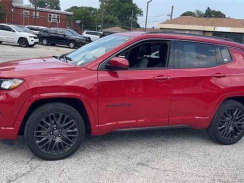 Used 2022 Jeep Compass Limited image 3