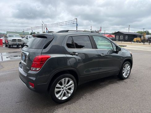 Used 2017 Chevrolet Trax Premier w/ Driver Confidence II Package AWD/4WD image 4