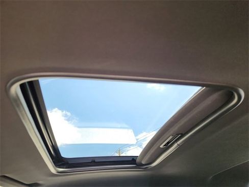 Used 2023 Chevrolet Camaro LT image 18