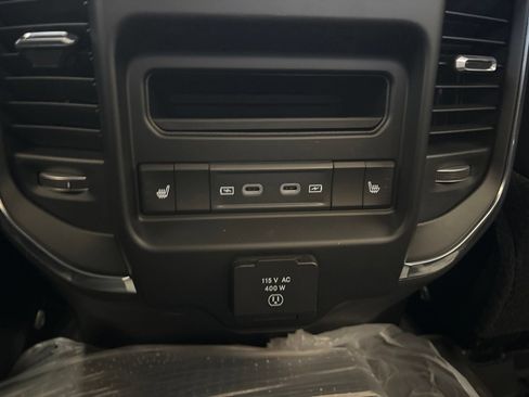 New 2026 RAM 2500 Laramie AWD/4WD image 20