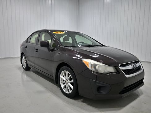 Used 2013 Subaru Impreza 2.0i Premium w/ All-Weather Pkg AWD/4WD image 3