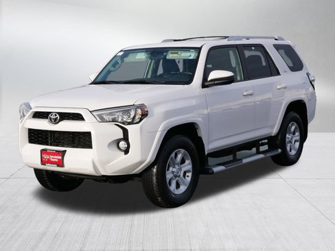 Used 2016 Toyota 4Runner SR5 image 3