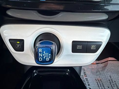 Used 2017 Toyota Prius Three w/ Carpet Mat Package FWD image 17
