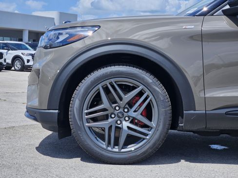 New 2026 Ford Explorer ST-Line w/ ST-Line Street Pack RWD image 9
