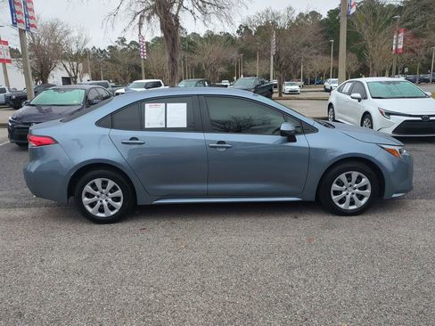 Certified 2025 Toyota Corolla LE image 4