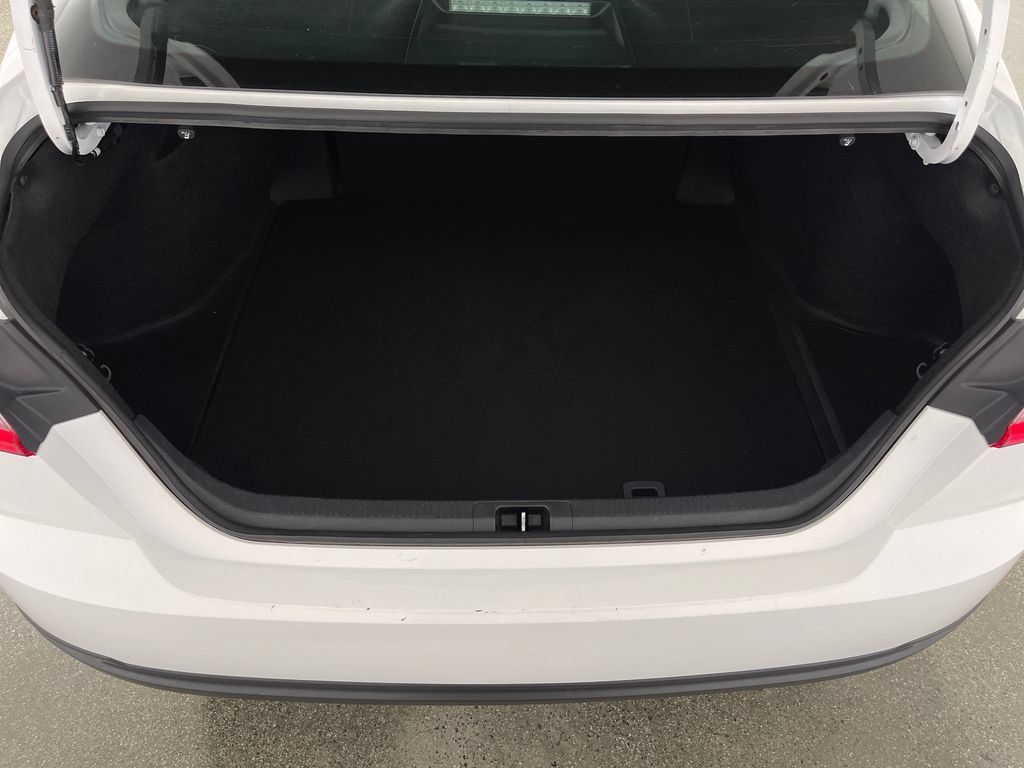Used 2025 Toyota Camry LE FWD image 10