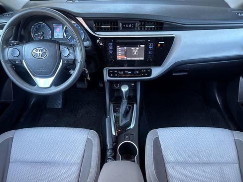 Used 2017 Toyota Corolla LE image 12