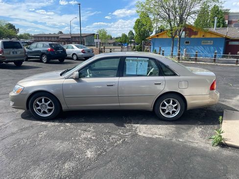 Used 2000 Toyota Avalon XLS FWD image 6