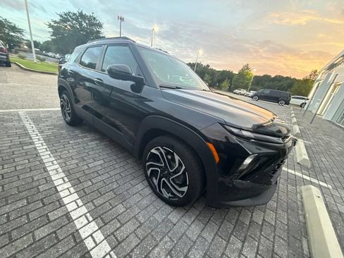 Used 2025 Chevrolet TrailBlazer RS w/ Convenience Package FWD image 19