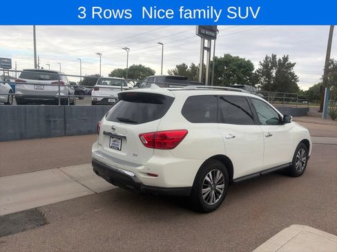 Used 2020 Nissan Pathfinder SV FWD image 5